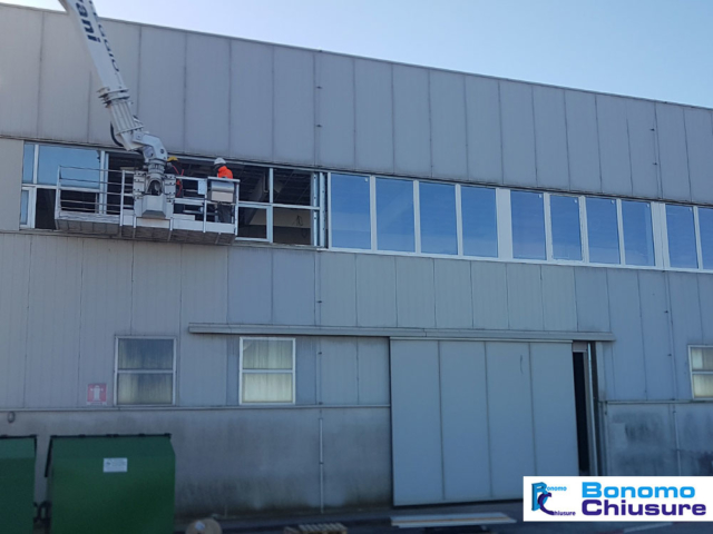 Installazione serramenti in alluminio pvc uffici industriali provincia milano