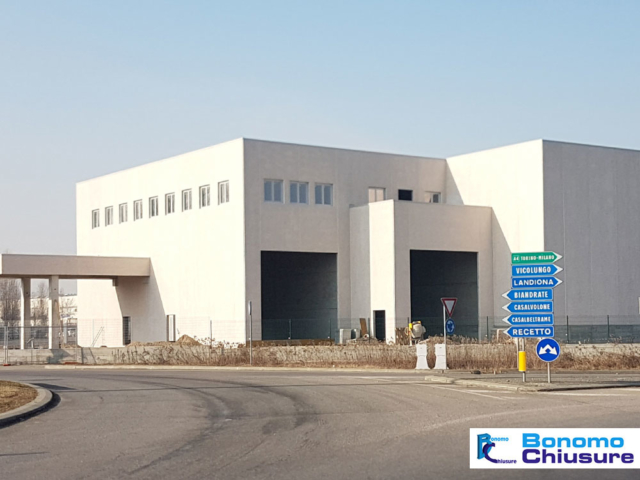 Serramenti e infissi in pvc alluminio in capannone industriale provincia milano monza brianza